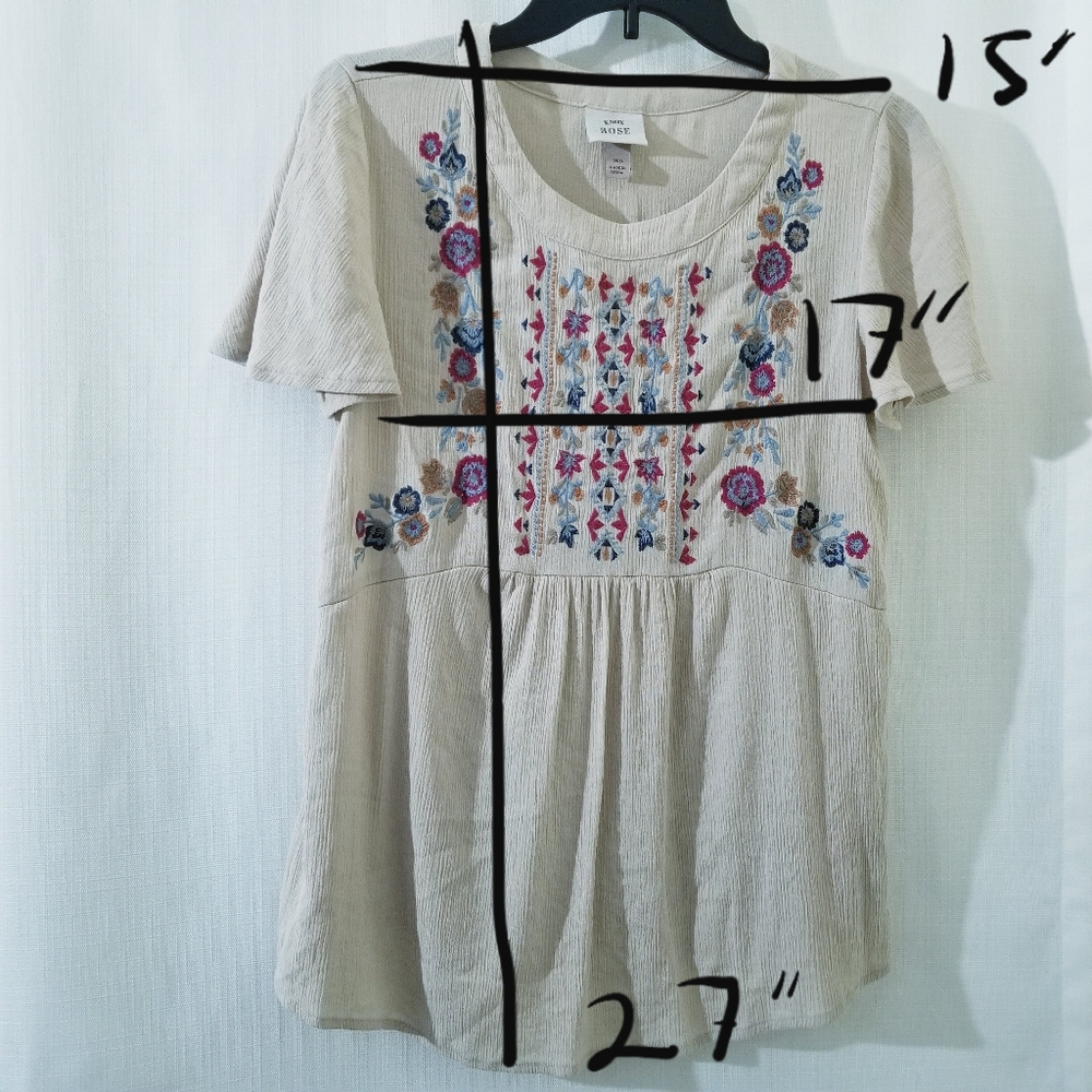 cute embroidery top - Picture 5 of 6